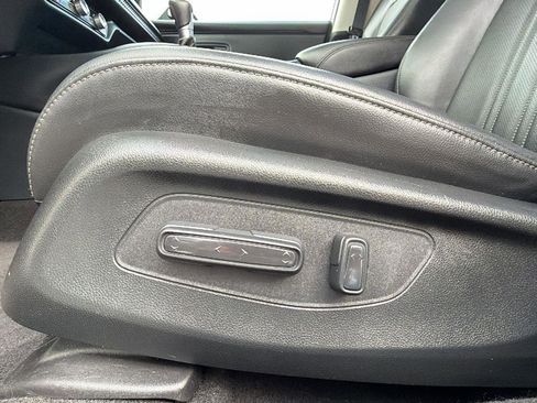 Used 2024 Honda HR-V EX-L image 17