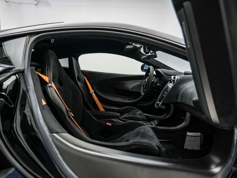 Used 2019 McLaren 600LT RWD image 46