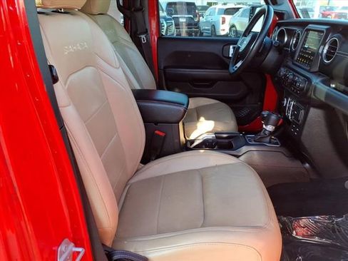 Used 2018 Jeep Wrangler Unlimited Sahara AWD/4WD image 24