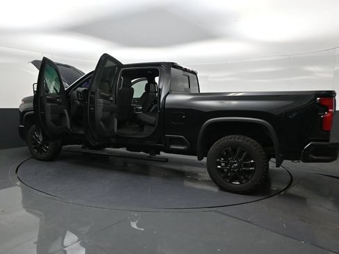 Used 2026 Chevrolet Silverado 2500 High Country w/ High Country Premium Package AWD/4WD image 30