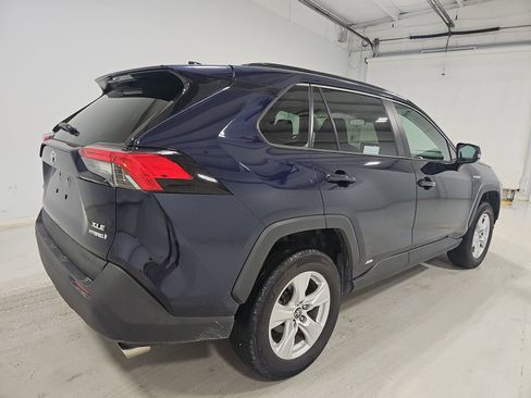 Used 2021 Toyota RAV4 XLE image 4