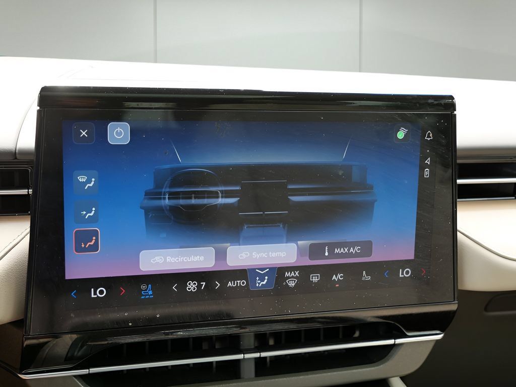Used 2024 Lincoln Nautilus Reserve w/ Equipment Group 202A AWD/4WD image 23