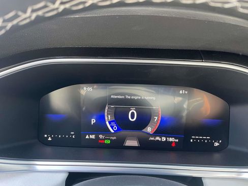 New 2026 Volkswagen Taos SE FWD image 17
