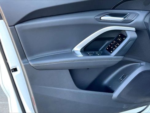 Certified 2025 Audi Q5 Premium w/ Convenience Package image 22