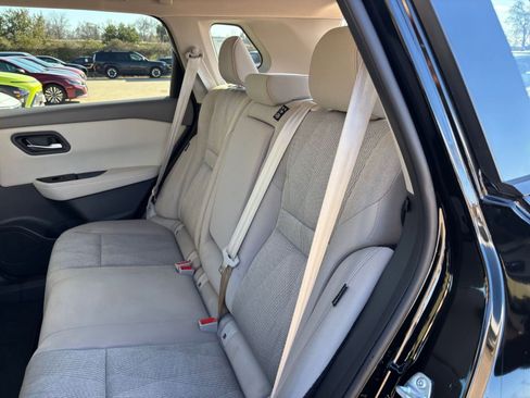 Used 2025 Nissan Rogue SV image 25