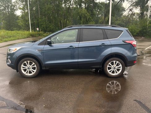 Used 2018 Ford Escape SEL AWD/4WD image 2