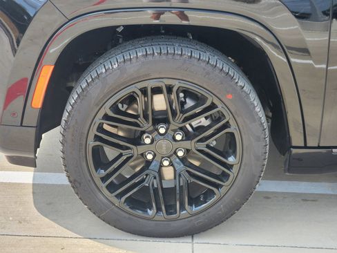 New 2026 Jeep Grand Wagoneer Limited AWD/4WD image 11