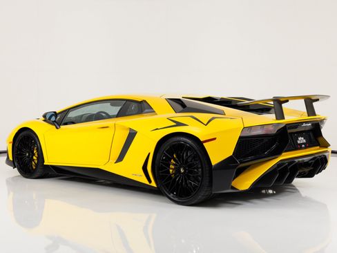 Used 2016 Lamborghini Aventador LP 750-4 Superveloce AWD/4WD image 6