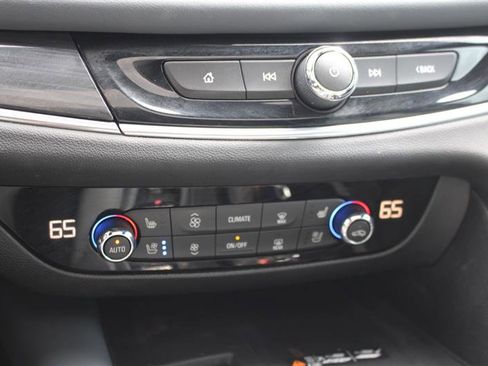 Used 2022 Buick Enclave Premium w/ Experience Buick Package image 22