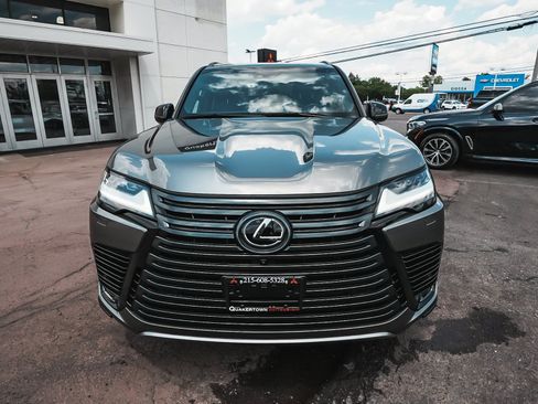 Used 2022 Lexus LX 600 4WD w/ Appearance Package image 2