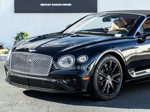 Used 2021 Bentley Continental GT image 9