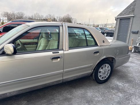 Used 2008 Mercury Grand Marquis GS image 5