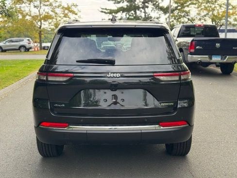 Used 2023 Jeep Grand Cherokee Laredo image 4