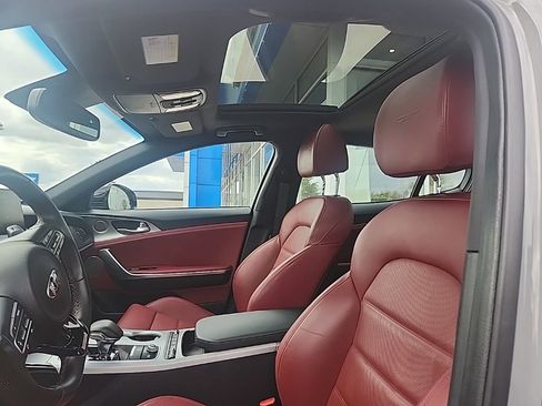 Used 2019 Kia Stinger GT2 AWD/4WD image 10
