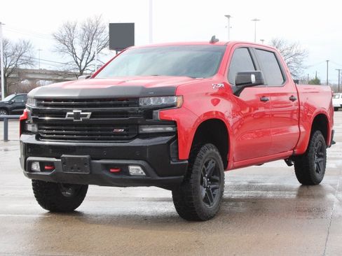 Used 2020 Chevrolet Silverado 1500 LT Trail Boss image 2