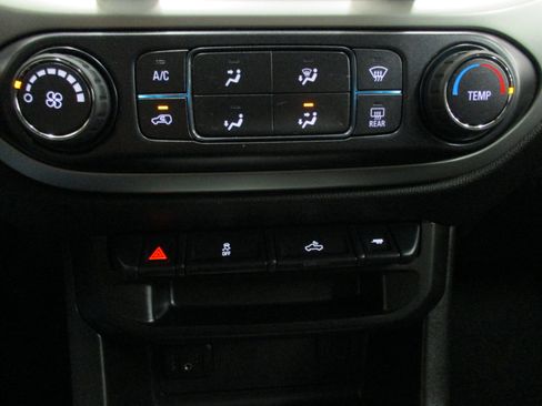 Used 2022 Chevrolet Colorado LT w/ LT Convenience Package image 20