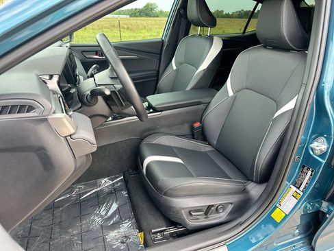 Used 2026 Toyota Camry SE w/ Convenience Package FWD image 11