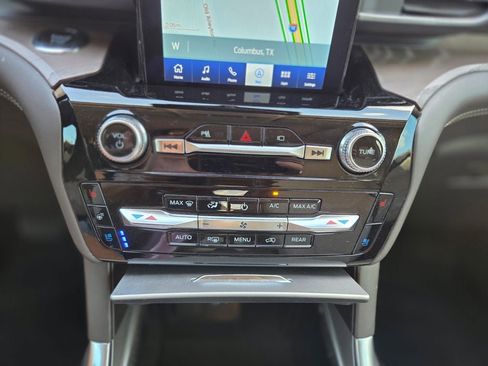 Used 2023 Ford Explorer Platinum w/ Technology Package AWD/4WD image 27