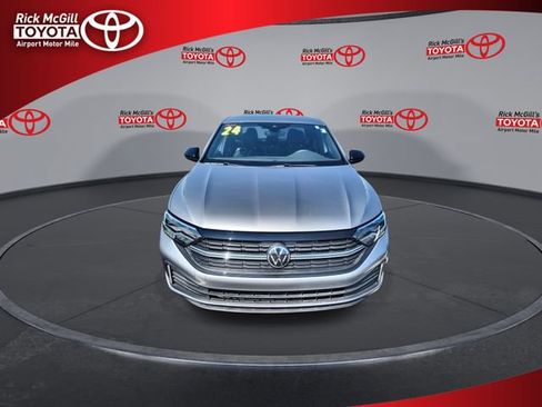 Used 2024 Volkswagen Jetta Sport FWD image 3