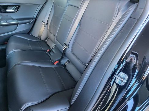 Used 2024 Mercedes-Benz C 300 4MATIC Sedan image 11