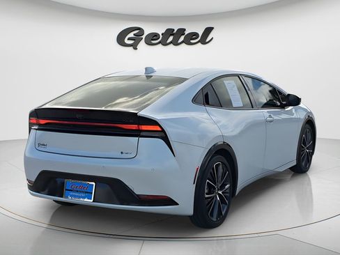 Used 2023 Toyota Prius XLE image 3