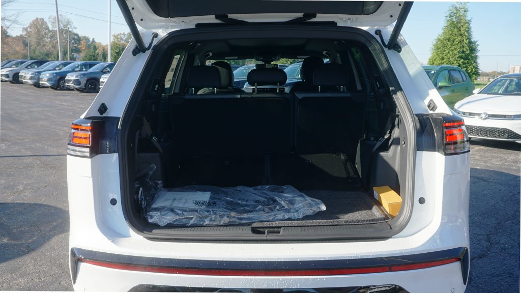 New 2027 Volkswagen Atlas SEL R-Line AWD/4WD image 6