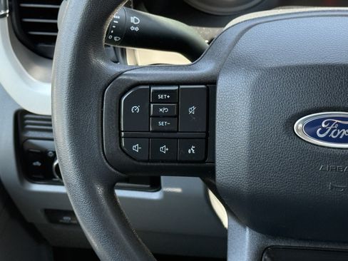 Used 2023 Ford F250 XLT w/ FX4 Off-Road Package AWD/4WD image 18
