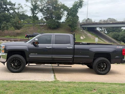 Used 2015 Chevrolet Silverado 2500 LTZ w/ Duramax Plus Package AWD/4WD image 2