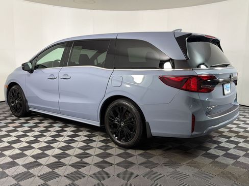 Used 2025 Honda Odyssey Sport-L image 2