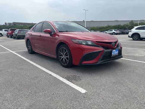 Used 2023 Toyota Camry SE FWD image 7