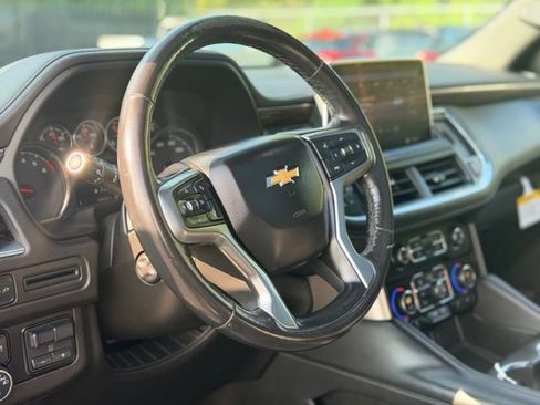 Used 2021 Chevrolet Suburban LT w/ LT Signature Package AWD/4WD image 9