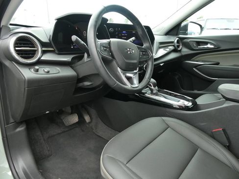 Certified 2024 Chevrolet Trax ACTIV FWD image 23
