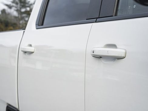 Used 2022 Chevrolet Silverado 3500 LT w/ Convenience Package image 14