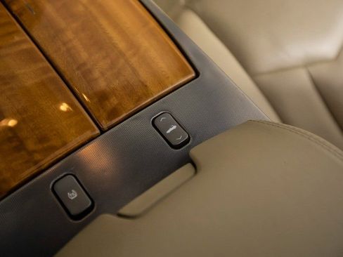 Used 2008 Cadillac XLR image 37