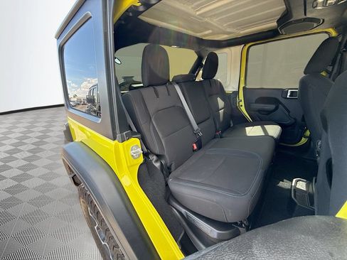 Used 2023 Jeep Wrangler Unlimited Rubicon 4xe w/ Cold Weather Group AWD/4WD image 32