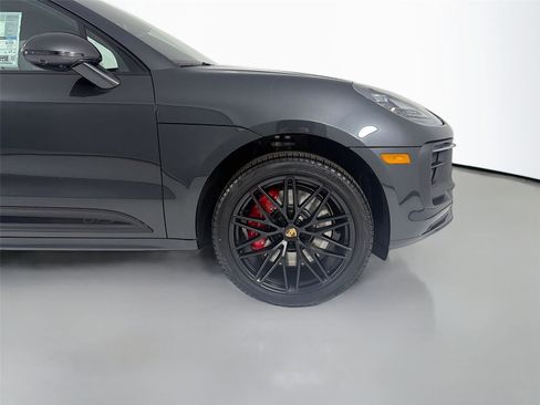 New 2026 Porsche Macan GTS image 30