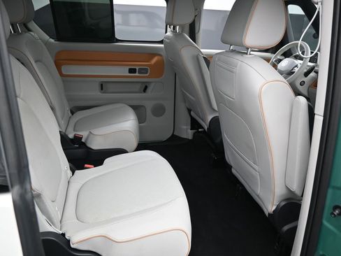 Used 2025 Volkswagen ID. Buzz 1st Edition image 31