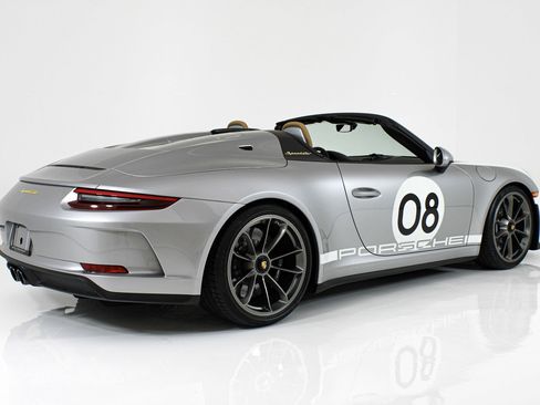 Used 2019 Porsche 911 Speedster RWD image 10