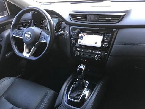 Used 2017 Nissan Rogue SL image 8