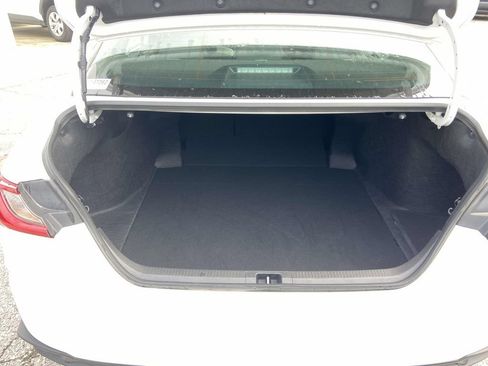 Used 2025 Toyota Camry SE FWD image 10