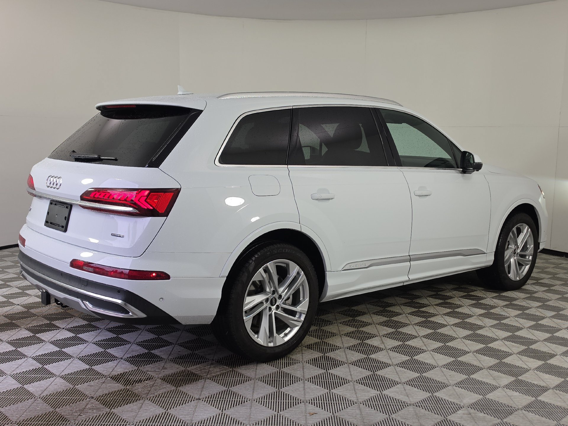 Used 2023 Audi Q7 3.0T Premium Plus AWD/4WD image 40