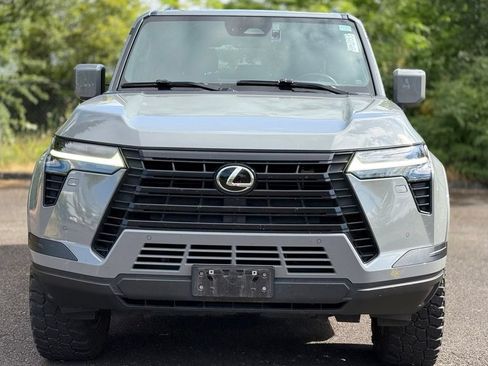 Used 2024 Lexus GX 550 w/ Cold Area Package AWD/4WD image 8