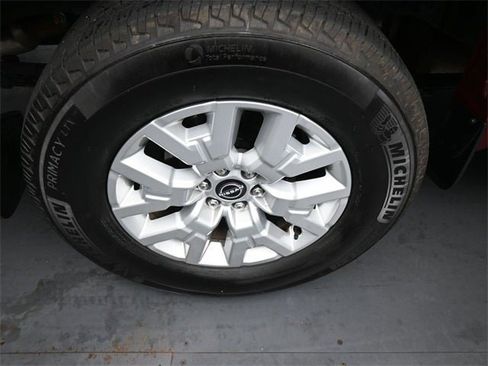 Used 2023 Nissan Frontier SV w/ Tow Package image 18