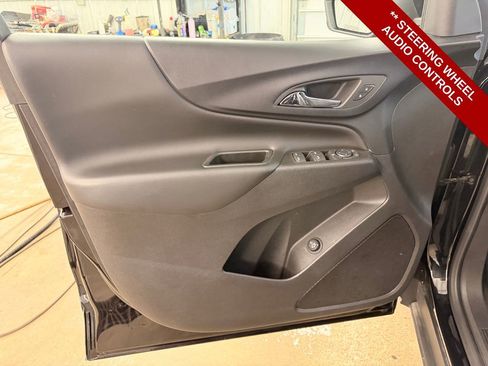 Used 2022 Chevrolet Equinox LT image 12