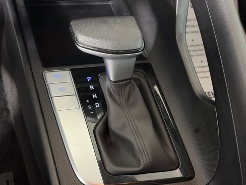 Used 2023 Hyundai Elantra SEL image 21
