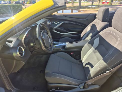 Used 2016 Chevrolet Camaro SS RWD image 16