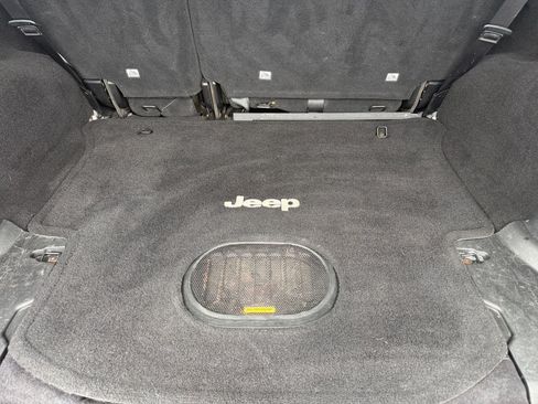 Used 2017 Jeep Wrangler Unlimited Rubicon AWD/4WD image 17