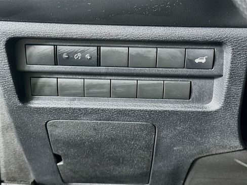 Used 2024 Mitsubishi Outlander SE AWD/4WD image 17