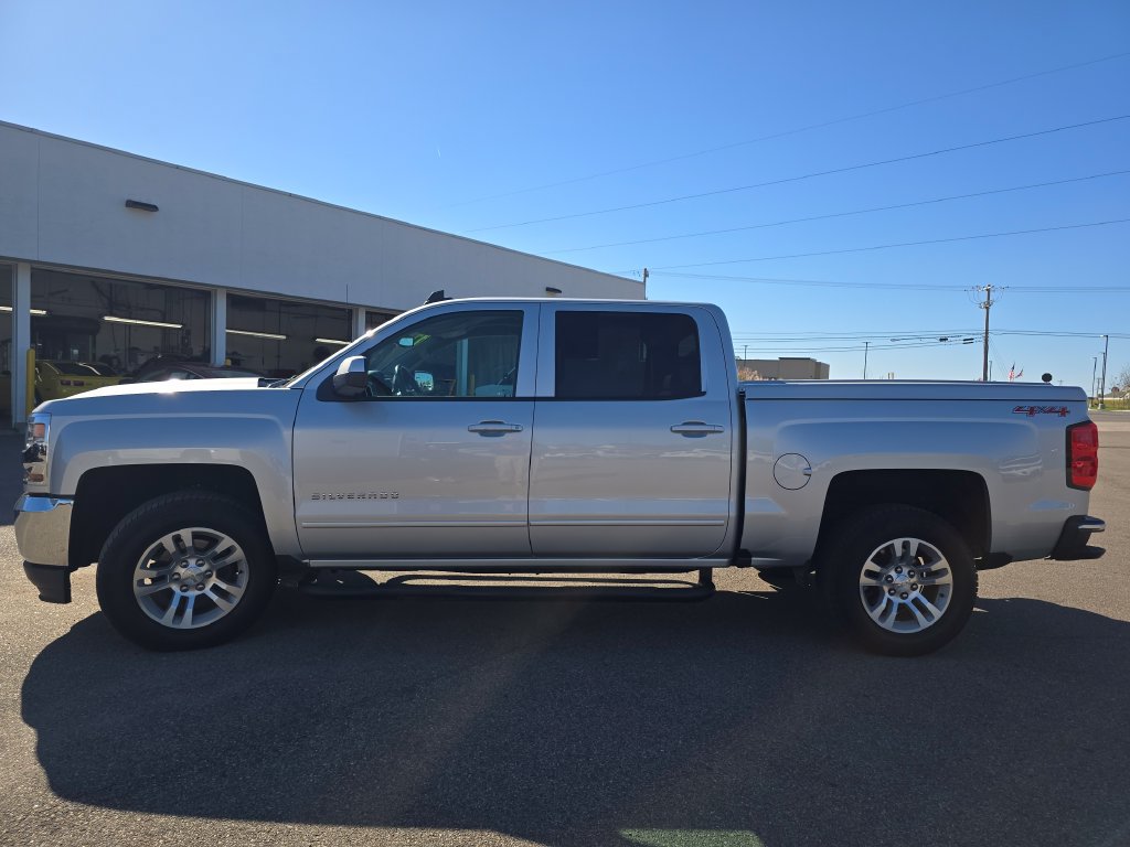 Used 2017 Chevrolet Silverado 1500 LT w/ All Star Edition AWD/4WD image 14