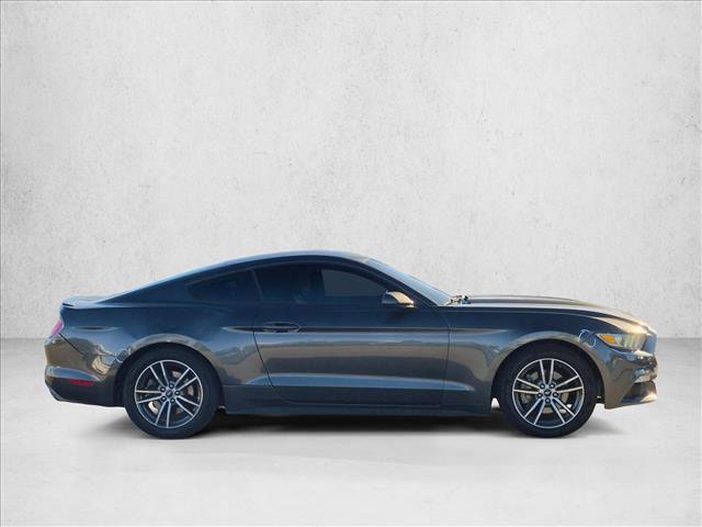 Used 2017 Ford Mustang Coupe RWD image 4